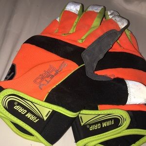 Firm grip gloves  excellent protection